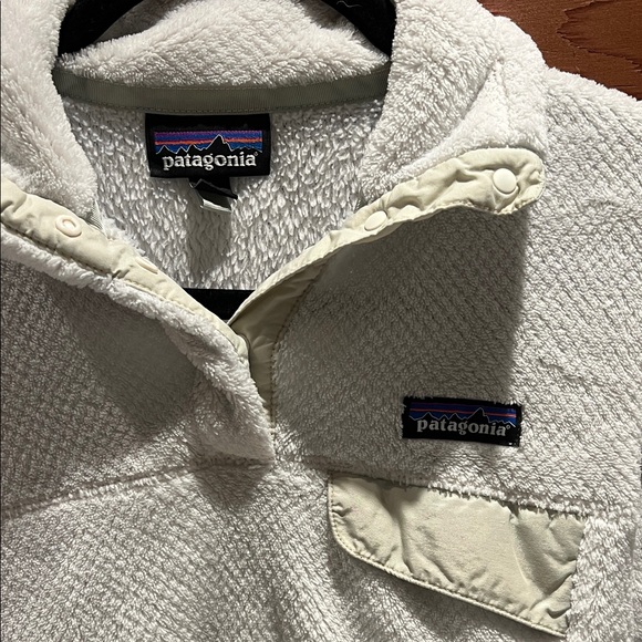 🔥‼️Patagonia Cream Fleece Jacket‼️🔥 - Picture 3 of 6